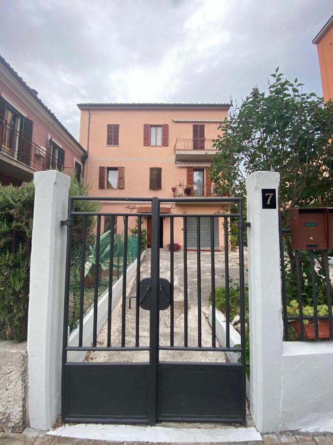 Robhouse Otel Fabriano Dış mekan fotoğraf